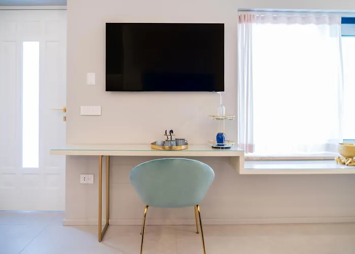 Apartment Blue Essence *