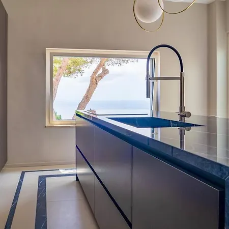 Blue Essence * Capri