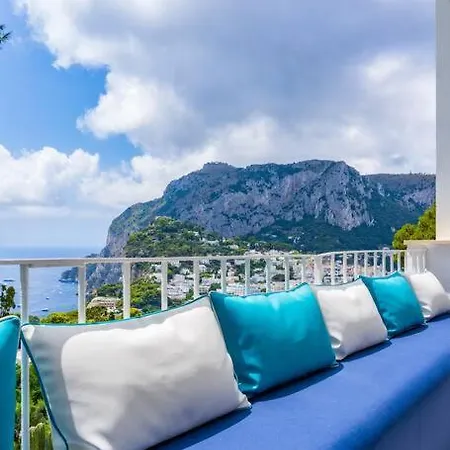 アパート Blue Essence カプリ