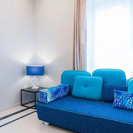 Blue Essence * Capri