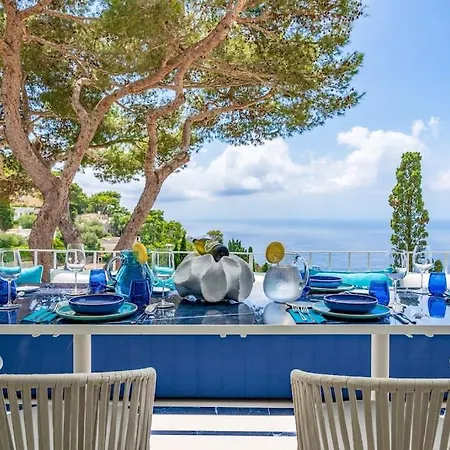 Blue Essence Daire Capri