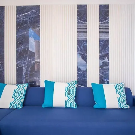 Blue Essence * Capri