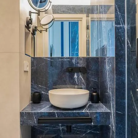 Apartment Blue Essence *