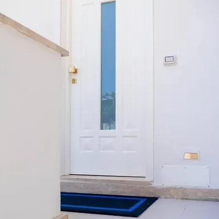 Apartment Blue Essence *