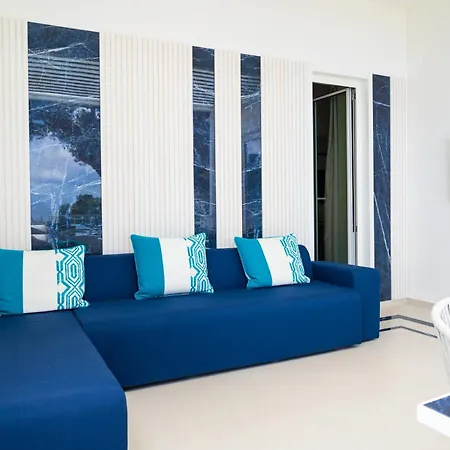 Blue Essence * Capri